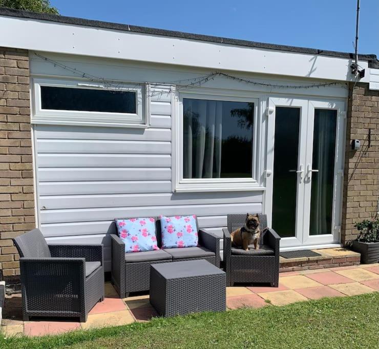 Hugo'S Hideaway Free Wifi Villa Hemsby Exterior foto