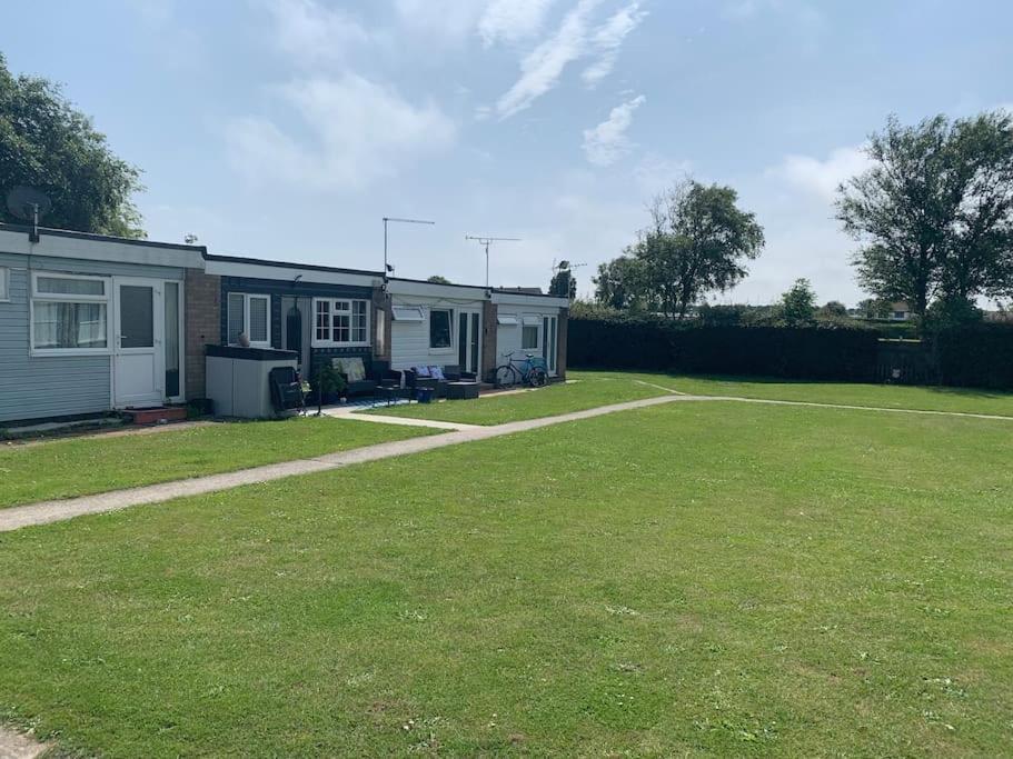 Hugo'S Hideaway Free Wifi Villa Hemsby Exterior foto